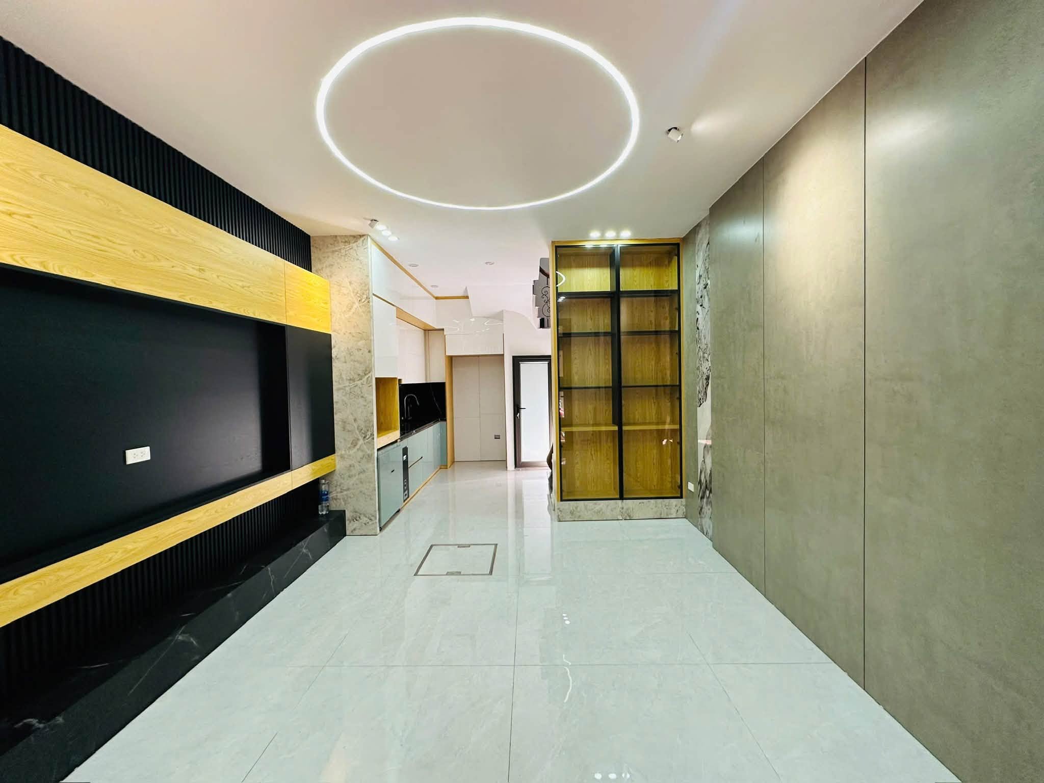 Bán Nhà Ngõ 38 Xuân La Tây Hồ 33m2 5 Tầng Đẹp Gần Phố